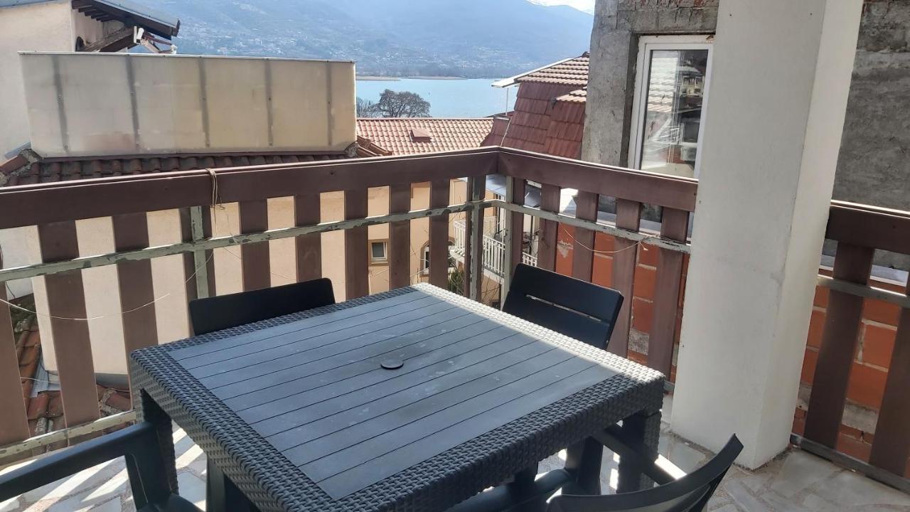 Sunny Lake Hostel Ohrid Bagian luar foto